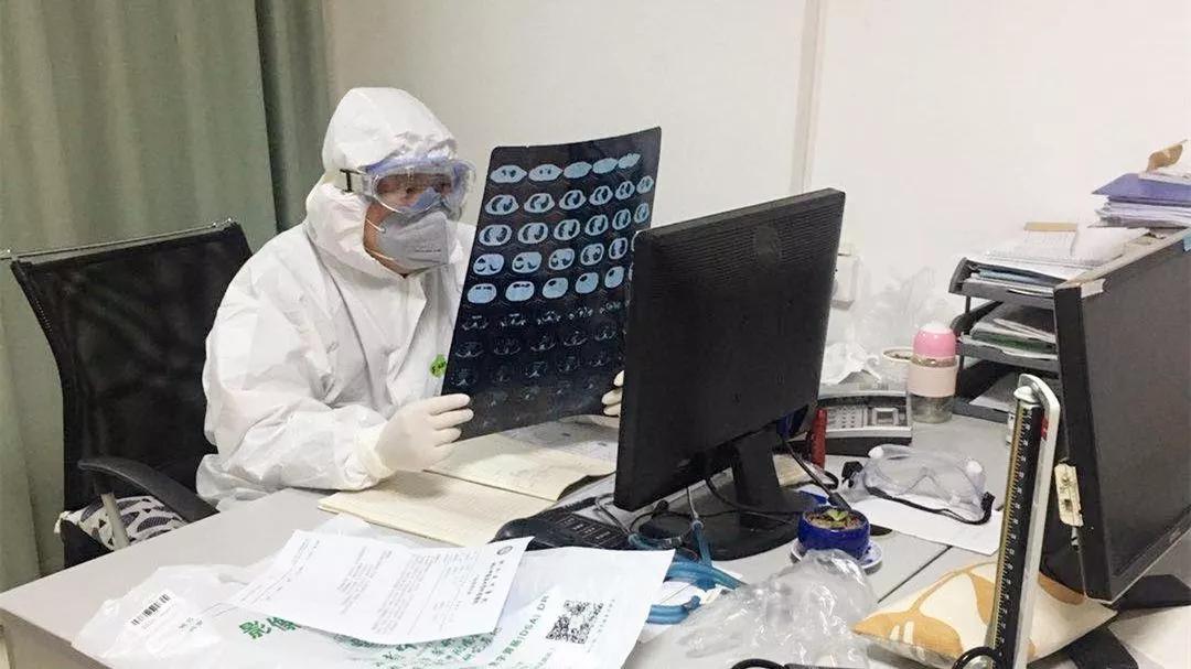 七一二所門診部負(fù)責(zé)人、后勤服務(wù)中心副主任李浩