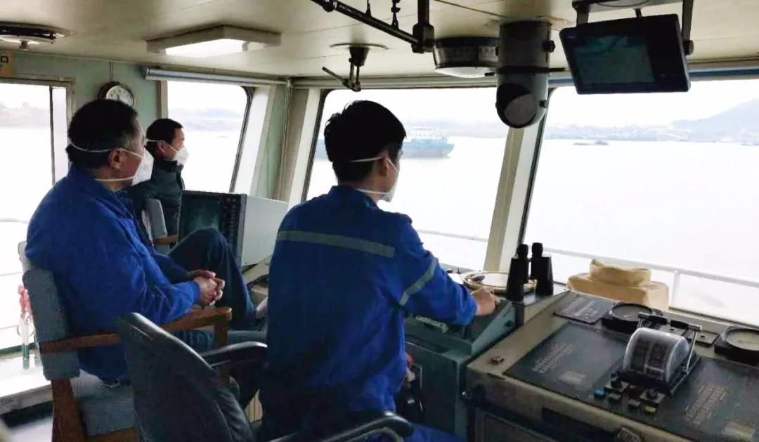 2月24日，“武船拖一號(hào)”開赴武昌碼頭待命